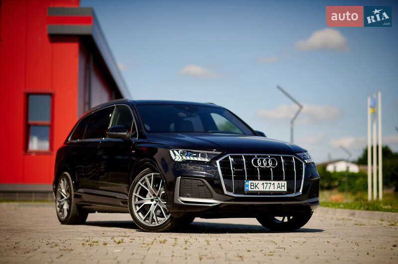 Внедорожник / Кроссовер Audi Q7 2019 в Ровно