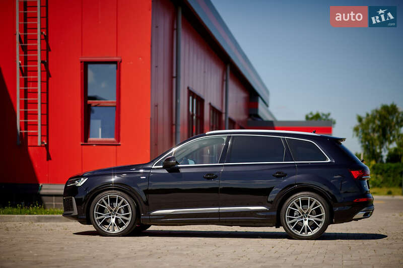 Внедорожник / Кроссовер Audi Q7 2019 в Ровно
