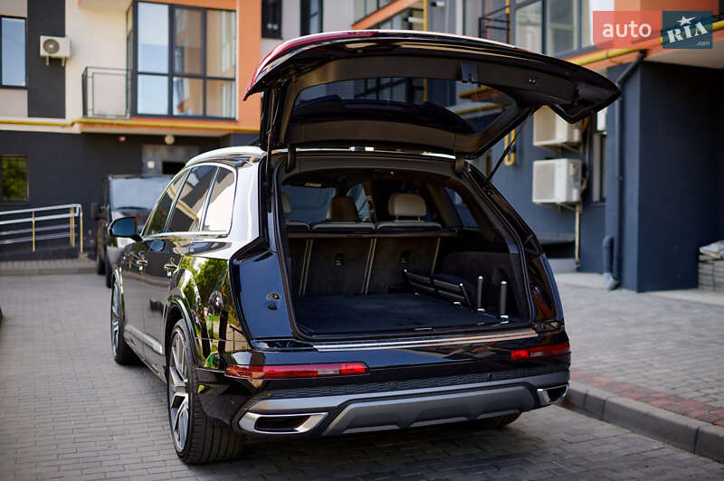 Внедорожник / Кроссовер Audi Q7 2019 в Ровно