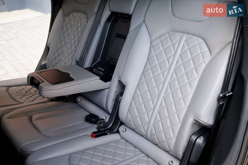 Внедорожник / Кроссовер Audi Q7 2019 в Ровно
