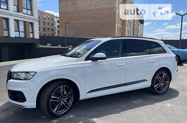 Внедорожник / Кроссовер Audi Q7 2016 в Киеве