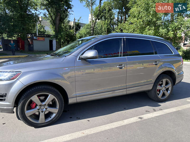 Внедорожник / Кроссовер Audi Q7 2013 в Ужгороде