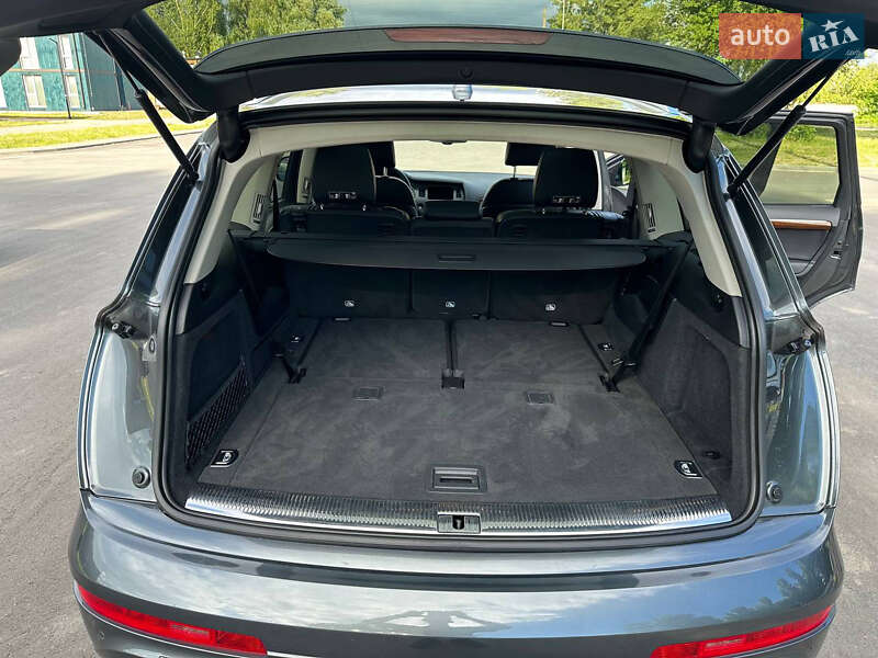 Позашляховик / Кросовер Audi Q7 2015 в Чернігові
