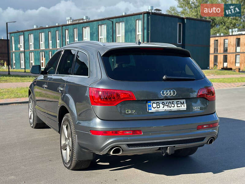 Позашляховик / Кросовер Audi Q7 2015 в Чернігові