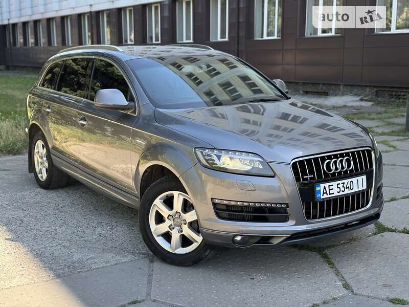 Позашляховик / Кросовер Audi Q7 2011 в Дніпрі