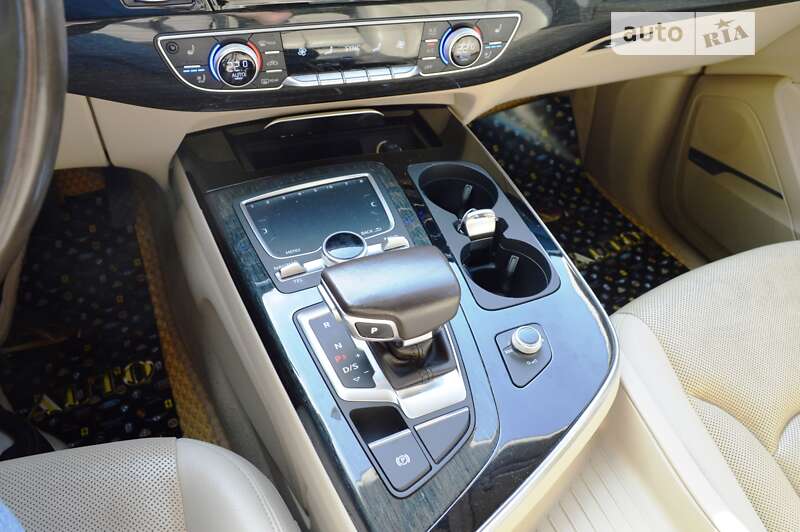 Позашляховик / Кросовер Audi Q7 2016 в Одесі