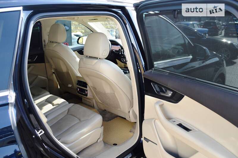 Позашляховик / Кросовер Audi Q7 2016 в Одесі