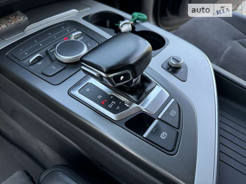 Внедорожник / Кроссовер Audi Q7 2016 в Днепре