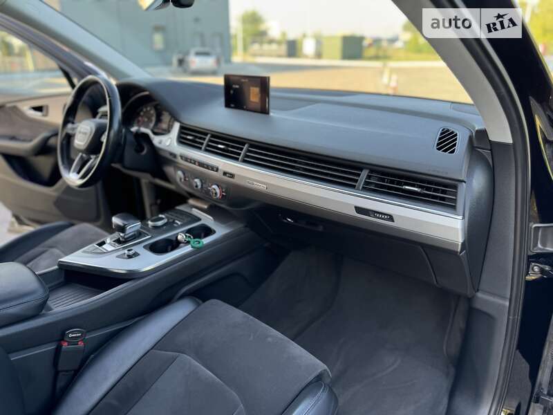 Внедорожник / Кроссовер Audi Q7 2016 в Днепре