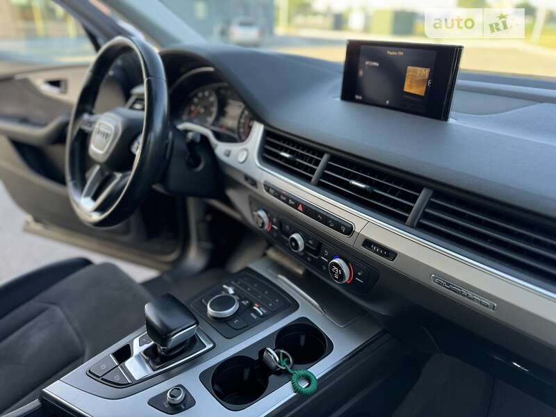 Внедорожник / Кроссовер Audi Q7 2016 в Днепре