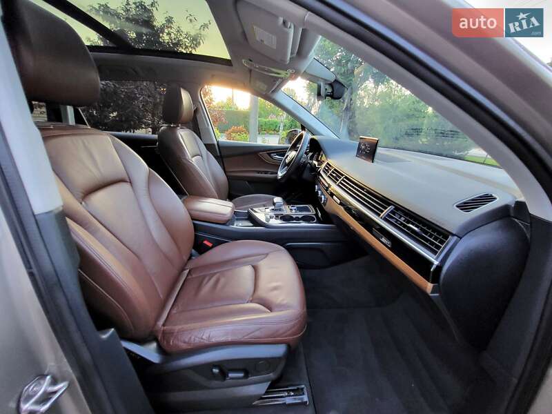 Позашляховик / Кросовер Audi Q7 2017 в Запоріжжі