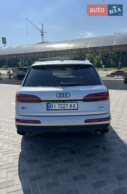 Внедорожник / Кроссовер Audi Q7 2020 в 