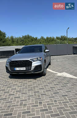 Внедорожник / Кроссовер Audi Q7 2020 в 