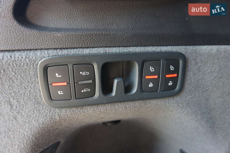 Позашляховик / Кросовер Audi Q7 2015 в Самборі