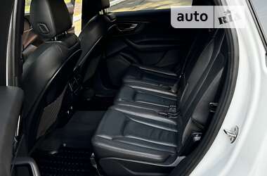 Внедорожник / Кроссовер Audi Q7 2017 в 
