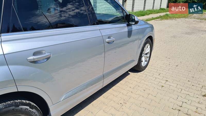 Внедорожник / Кроссовер Audi Q7 2017 в Ровно