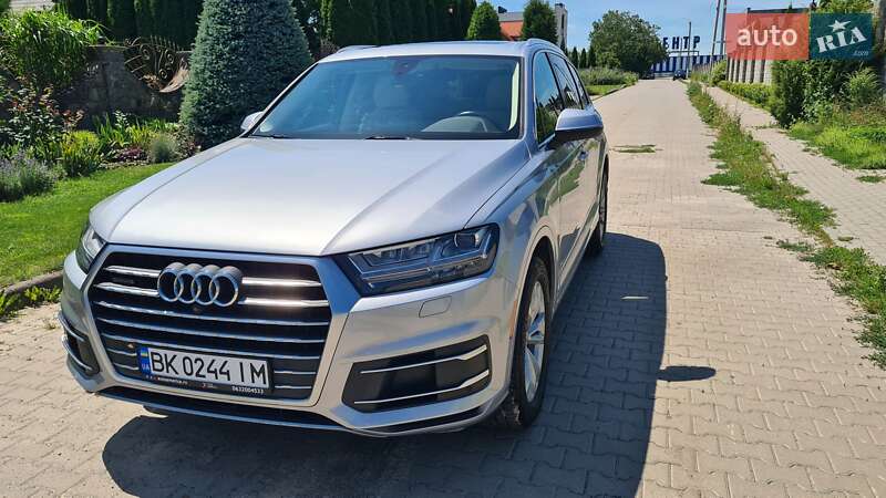 Внедорожник / Кроссовер Audi Q7 2017 в Ровно