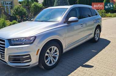 Внедорожник / Кроссовер Audi Q7 2017 в 