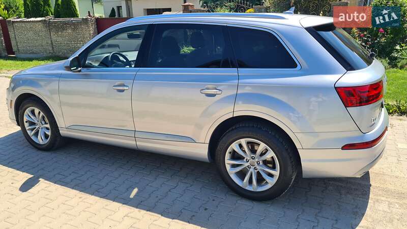Внедорожник / Кроссовер Audi Q7 2017 в Ровно