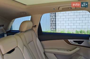 Внедорожник / Кроссовер Audi Q7 2017 в 