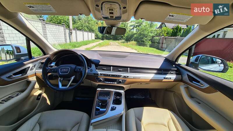 Внедорожник / Кроссовер Audi Q7 2017 в Ровно