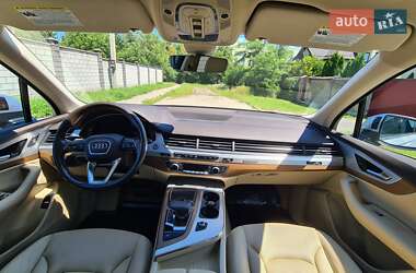 Внедорожник / Кроссовер Audi Q7 2017 в 