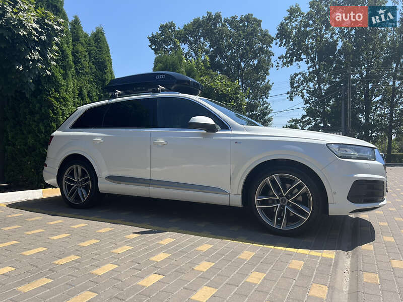 Внедорожник / Кроссовер Audi Q7 2016 в Буче