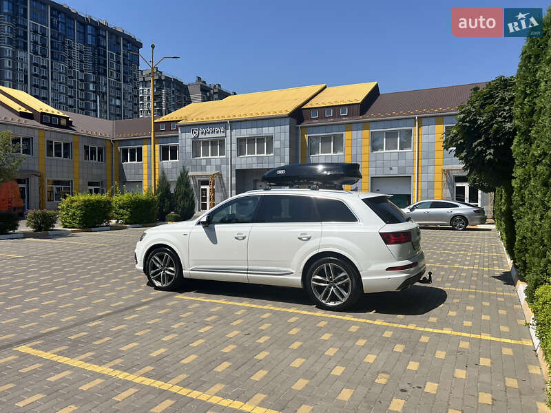 Внедорожник / Кроссовер Audi Q7 2016 в Буче