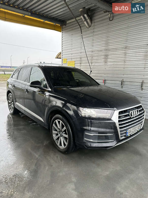 Позашляховик / Кросовер Audi Q7 2017 в Києві