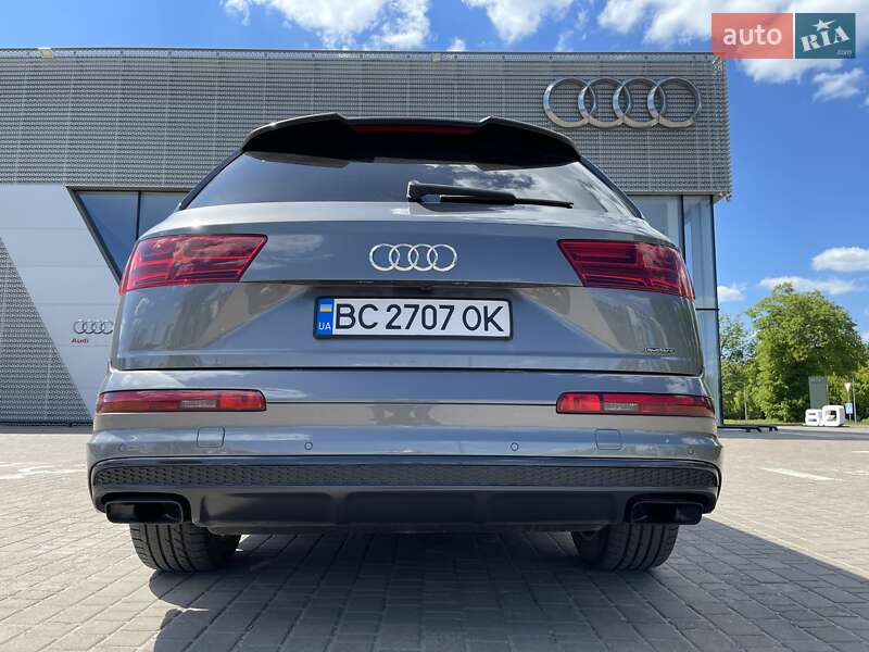Позашляховик / Кросовер Audi Q7 2017 в Львові