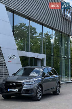 Позашляховик / Кросовер Audi Q7 2017 в Львові