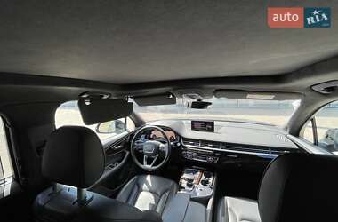 Позашляховик / Кросовер Audi Q7 2017 в 