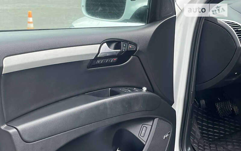 Внедорожник / Кроссовер Audi Q7 2012 в Черновцах