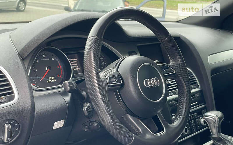 Внедорожник / Кроссовер Audi Q7 2012 в Черновцах