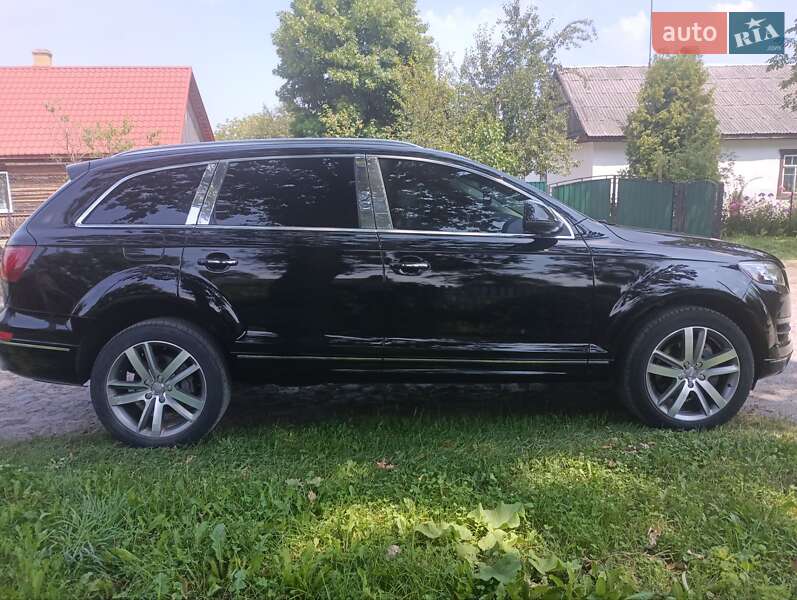 Внедорожник / Кроссовер Audi Q7 2013 в Рокитном