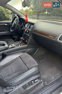 Внедорожник / Кроссовер Audi Q7 2013 в 