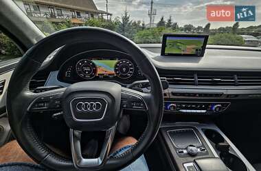 Внедорожник / Кроссовер Audi Q7 2016 в 