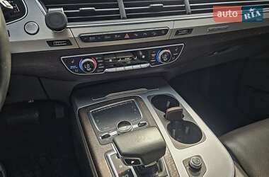Внедорожник / Кроссовер Audi Q7 2016 в 