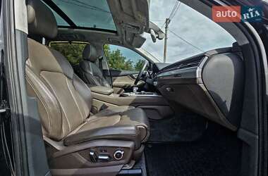 Внедорожник / Кроссовер Audi Q7 2016 в 