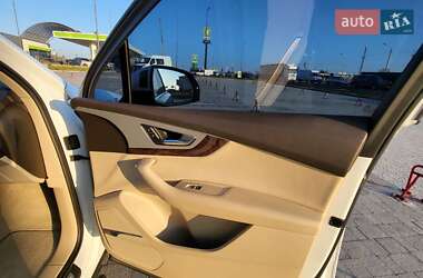 Внедорожник / Кроссовер Audi Q7 2017 в 