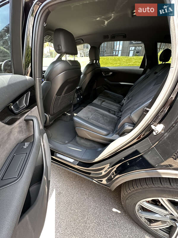 Внедорожник / Кроссовер Audi Q7 2017 в Киеве