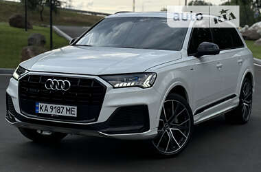 Внедорожник / Кроссовер Audi Q7 2020 в Киеве