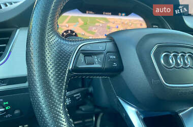 Позашляховик / Кросовер Audi Q7 2016 в 