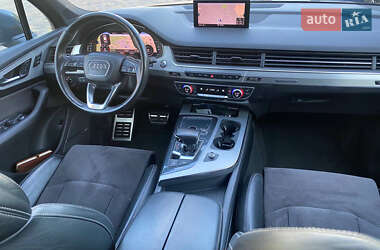 Позашляховик / Кросовер Audi Q7 2016 в 