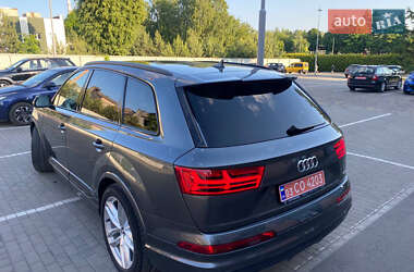 Позашляховик / Кросовер Audi Q7 2016 в 