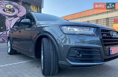 Позашляховик / Кросовер Audi Q7 2016 в 