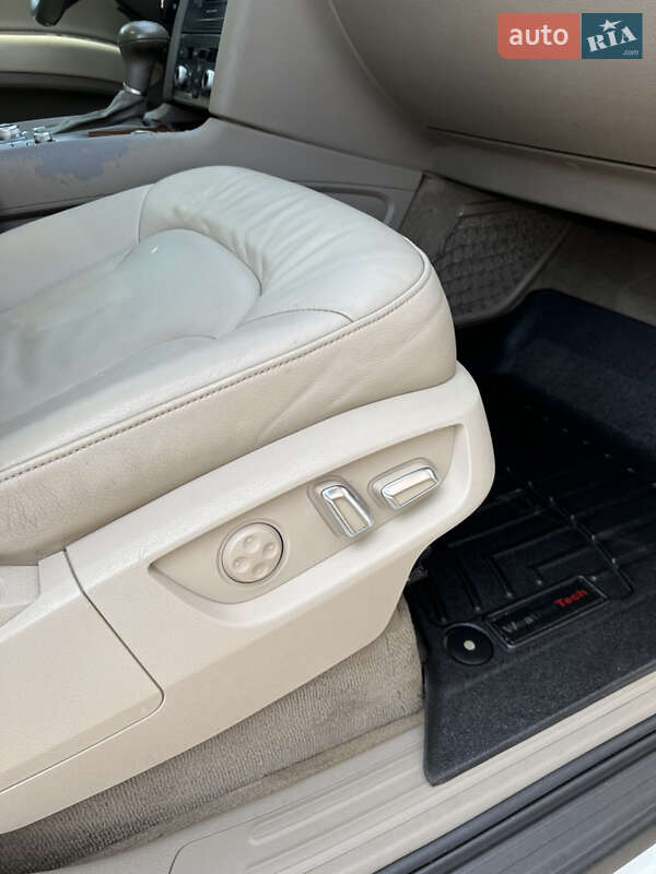 Позашляховик / Кросовер Audi Q7 2011 в Самборі