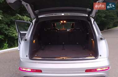 Внедорожник / Кроссовер Audi Q7 2015 в 