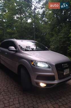 Внедорожник / Кроссовер Audi Q7 2015 в 