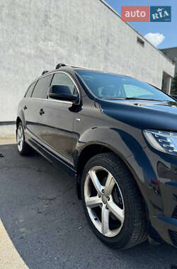 Внедорожник / Кроссовер Audi Q7 2012 в 